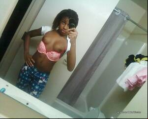 ebony nude home - 