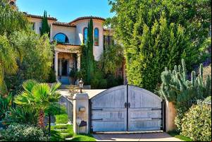 house sale - The OC house is for sale and OMFG it is the actual dream