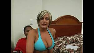 amateur blonde wife huge tits - amateur blonde with big tits - XVIDEOS.COM