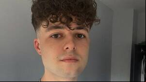 Forced Facial Porn - OnlyFans porn ban a 'kick in the teeth' for creators - BBC News